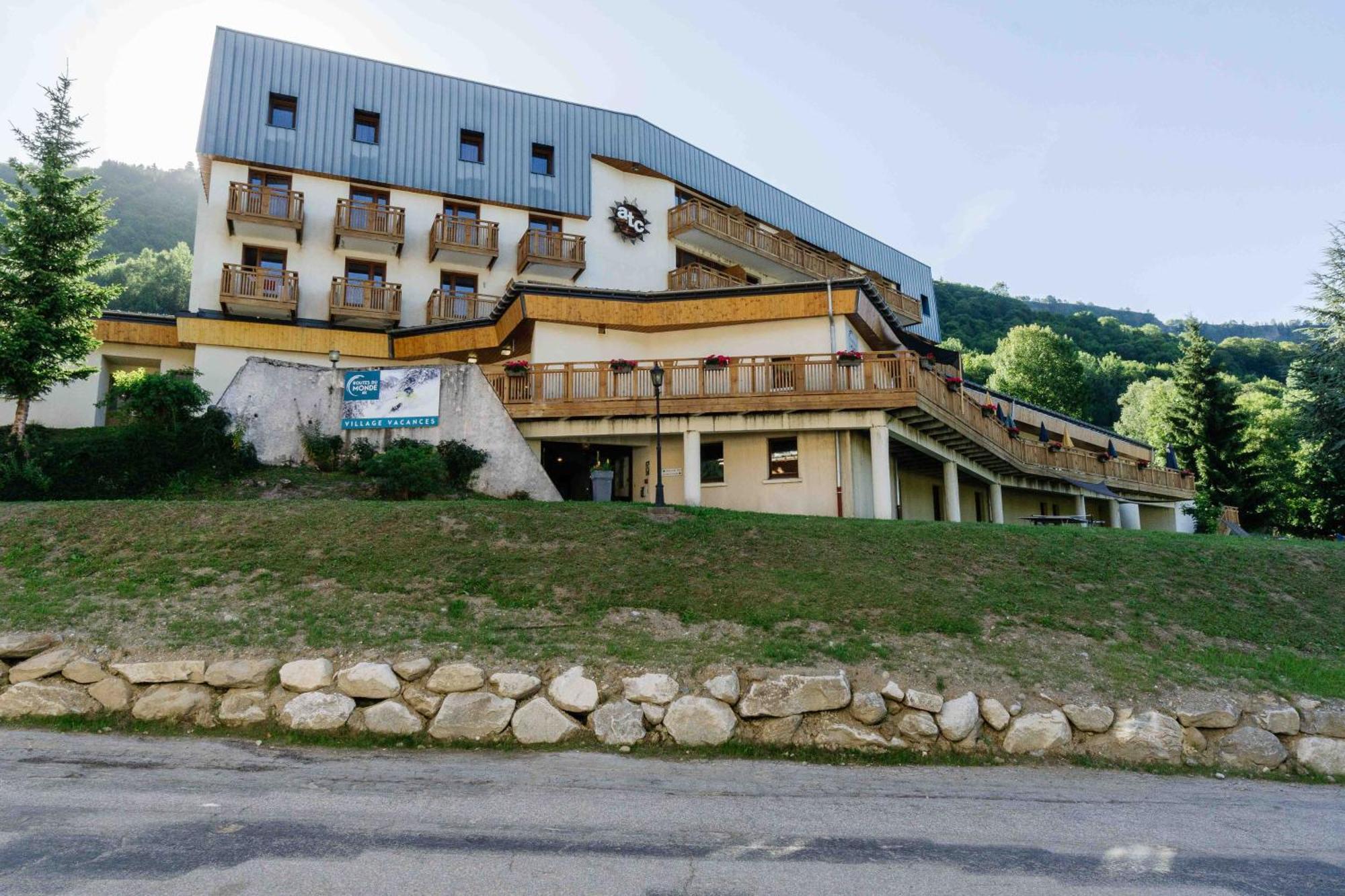 Village Vacances Atc Routes Du Monde Saint-Francois-Longchamp Ngoại thất bức ảnh